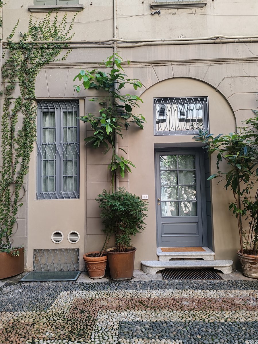 Facciata di Secret Courtyard Milano dopo la ristrutturazione, restaurata e preservata